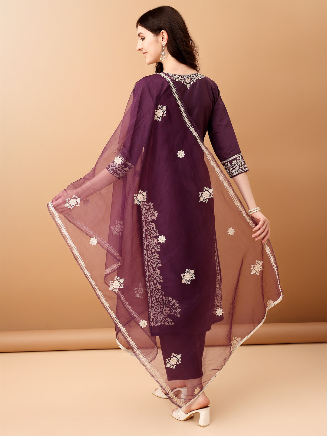 Embroidered kurta with pant & Embroidered Dupatta