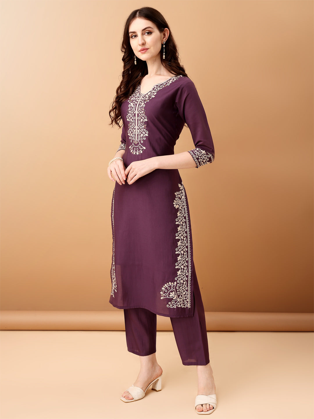 Embroidered kurta with pant & Embroidered Dupatta