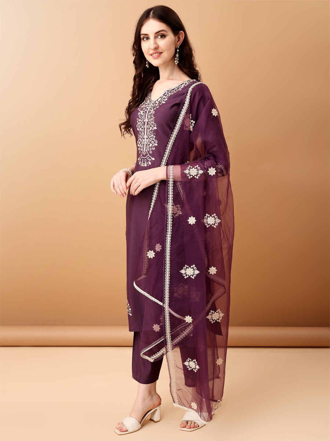 Embroidered kurta with pant & Embroidered Dupatta