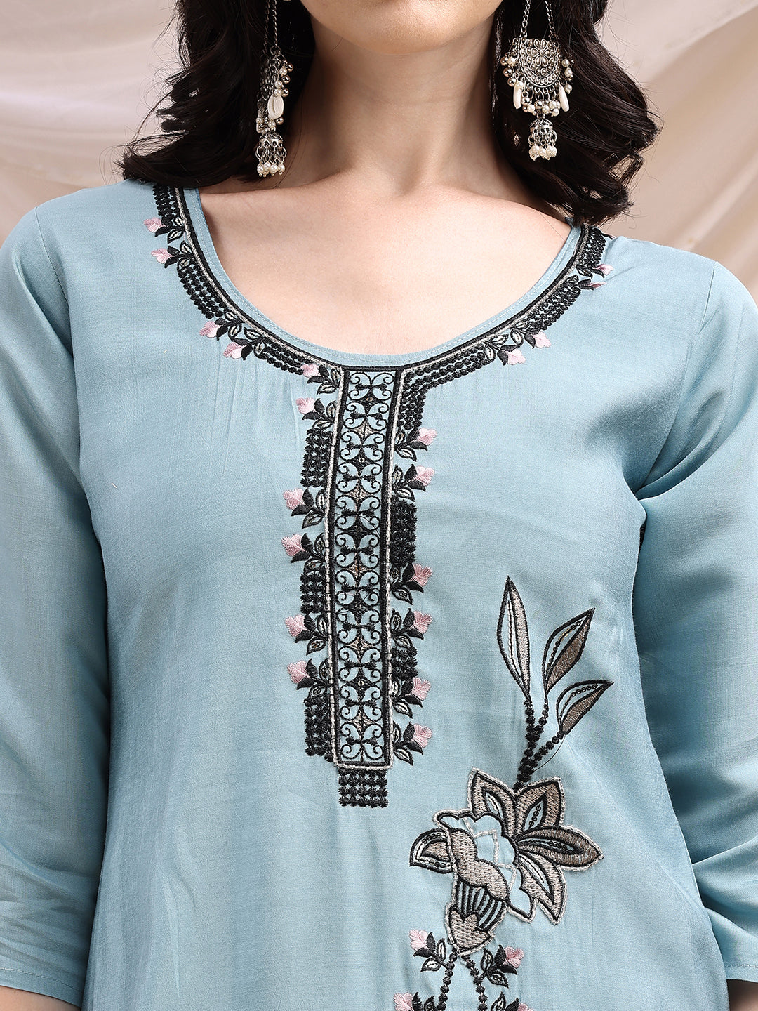 Embroidered Kurta with Pant & Embroidered Dupatta
